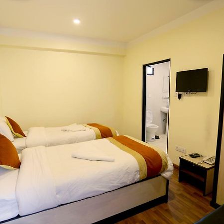 โอโย 156 โฮเต็ล สวีท ทาวน์ Hotel กาฐมาณฑุ ภายนอก รูปภาพ