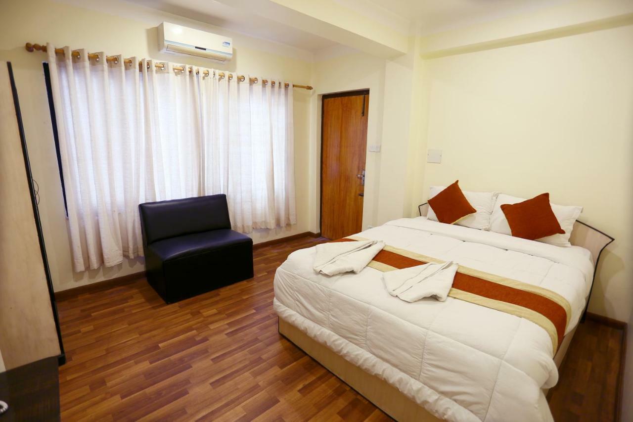 โอโย 156 โฮเต็ล สวีท ทาวน์ Hotel กาฐมาณฑุ ภายนอก รูปภาพ