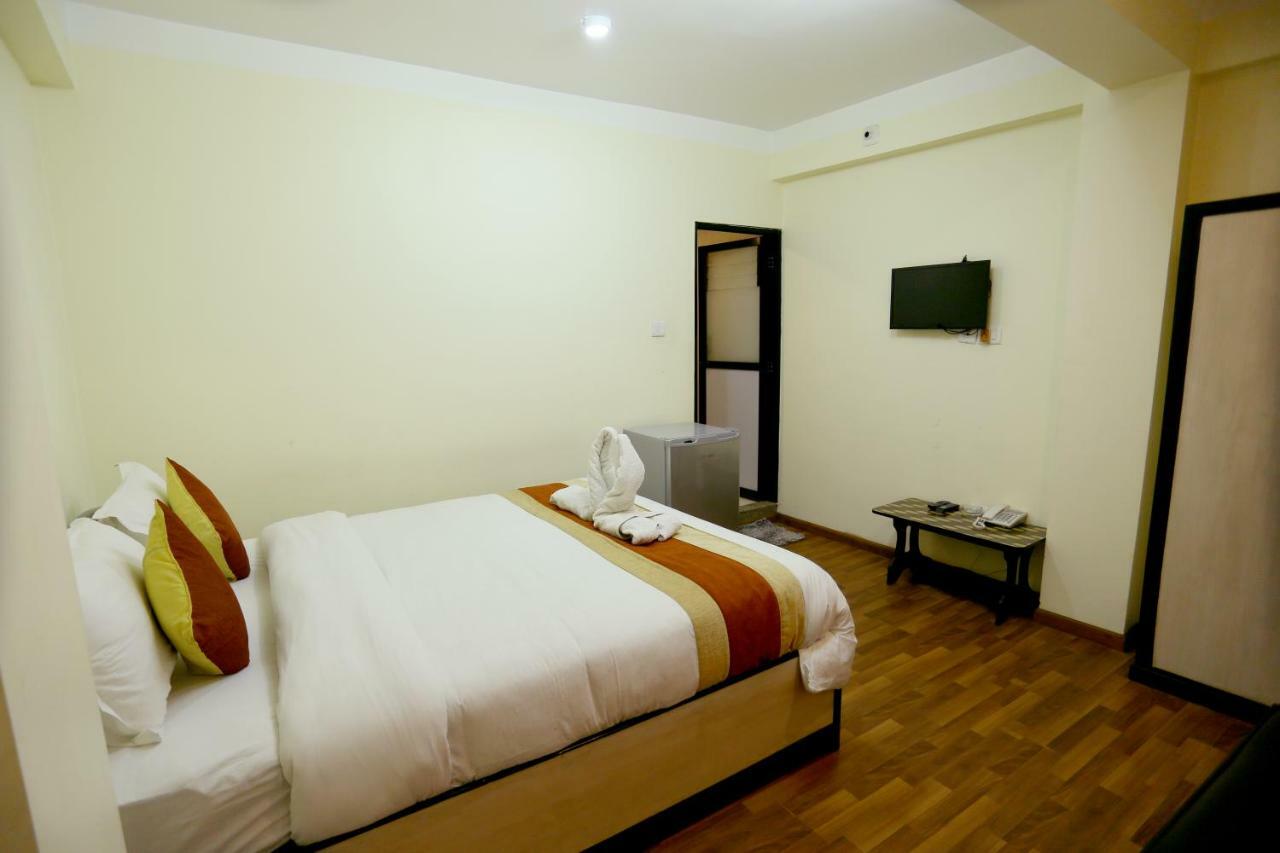 โอโย 156 โฮเต็ล สวีท ทาวน์ Hotel กาฐมาณฑุ ภายนอก รูปภาพ